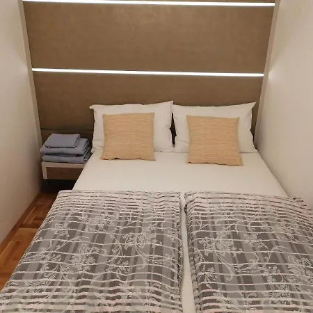 Carmen Deluxe Apartment Novi Sad